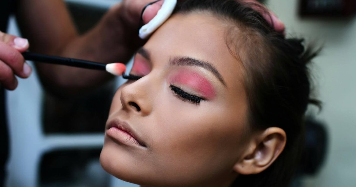 Curso de Maquiagem gratuito em Divinópolis MG